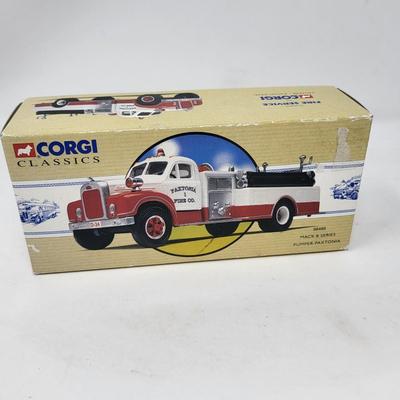 Corgi Classic Fire Truck 1995 NIB