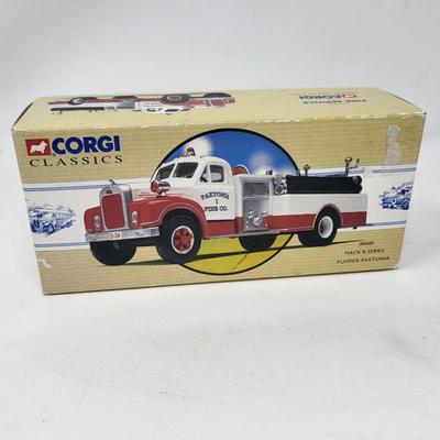 Corgi Classic Fire Truck 1995 NIB