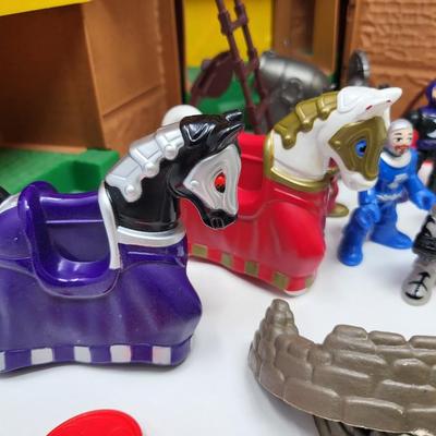 Fisher-Price Imaginext Castle + Extras