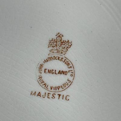 Lot of (5) LUNCHEON plates 9"Antique John Maddock and Son Royal Vitreous, English Transfer ware, Majestic Pattern)