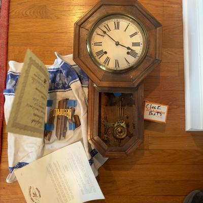 412 Vintage Victorian Style Regulator Clock