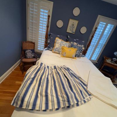 426 White MALABAR GROVE Queen Bedding with Bedskirt and Accent Pillows