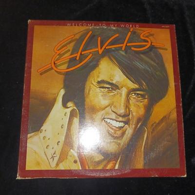 2 ELVIS PRESLEY VINYL RECORD ALBUMS