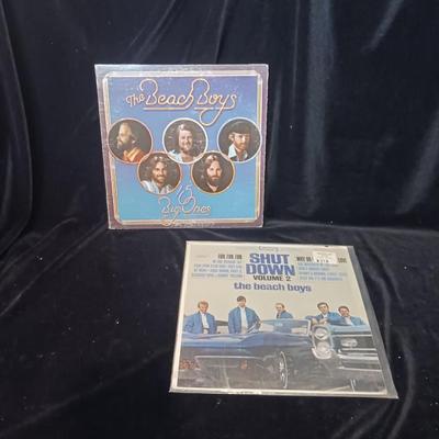 2 BEACH BOYS VINYL RECORD ALBUMS