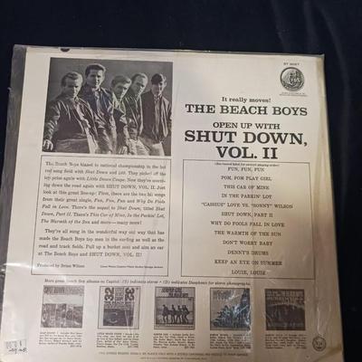 2 BEACH BOYS VINYL RECORD ALBUMS