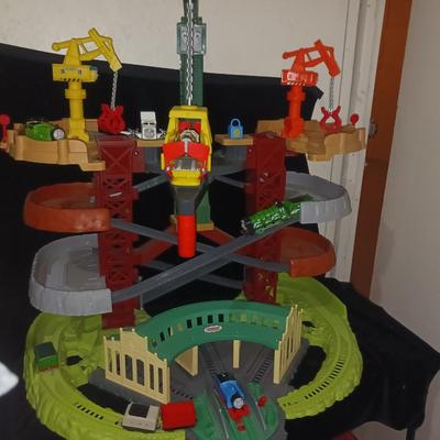 THOMAS TRAINS AND CRANES SUPER TOWER