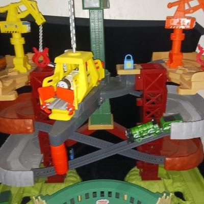 THOMAS TRAINS AND CRANES SUPER TOWER