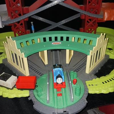 THOMAS TRAINS AND CRANES SUPER TOWER