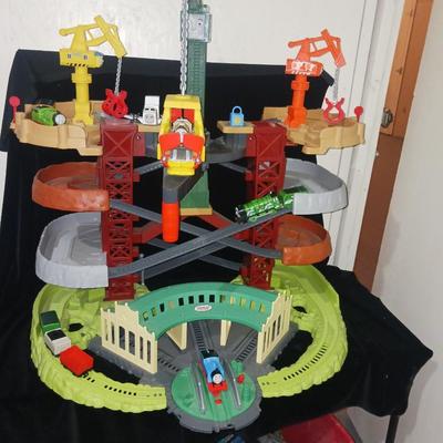 THOMAS TRAINS AND CRANES SUPER TOWER