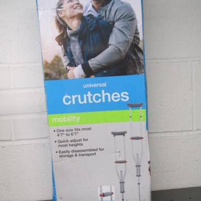 Universal Crutches Fits Most 4'7" To 6'7"