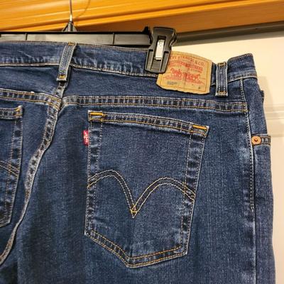 Women's Levi's 550 Classic Relaxrd Boot Cut Jeans Size 14M