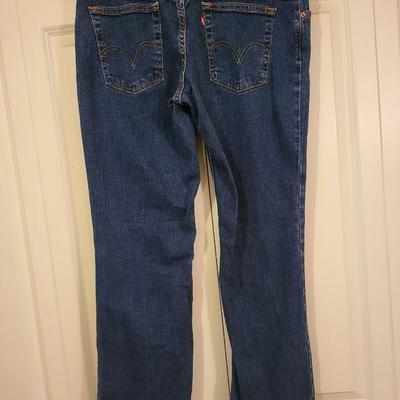 Women's Levi's 550 Classic Relaxrd Boot Cut Jeans Size 14M