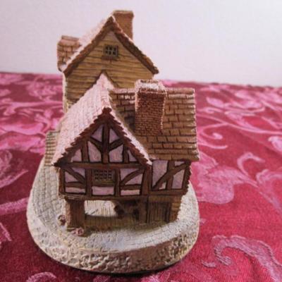 David Winter cottage "Market Street"