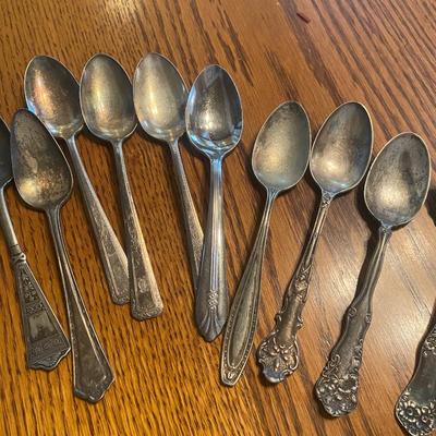 RANDOM ASSORTMENT OF SILVER PLATED ANTIQUE FLATWARE