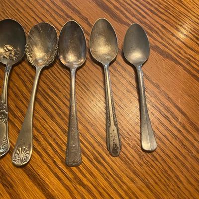 RANDOM ASSORTMENT OF SILVER PLATED ANTIQUE FLATWARE