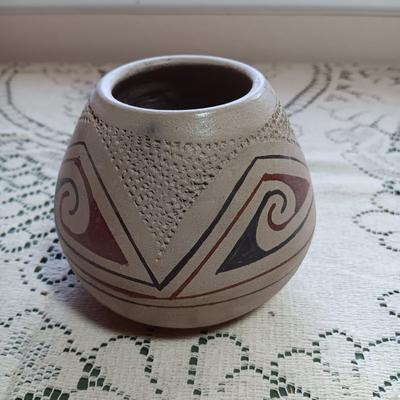 SIGNED NATIVE AMERICAN CLAY POT WITH 2 SMALL DECORATIONS