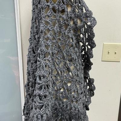 Vintage Crochet Cape Shawl Wrap Women Gray Beautiful Fringe