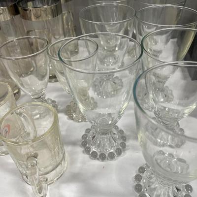 R initial & Anchor bubble foot glasses