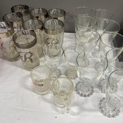 R initial & Anchor bubble foot glasses
