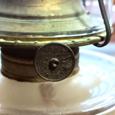 CLEAR GLASS VINTAGE OIL LAMP