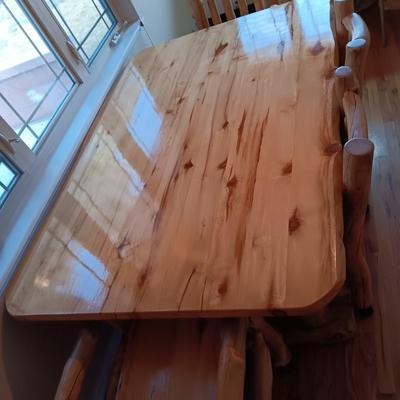 GORGEOUS PINE LOG SLAB DINING TABLE W/2 CAPTAIN, 2 ARMLESS CHAIRS