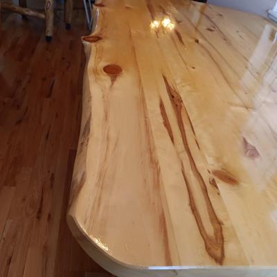 GORGEOUS PINE LOG SLAB DINING TABLE W/2 CAPTAIN, 2 ARMLESS CHAIRS