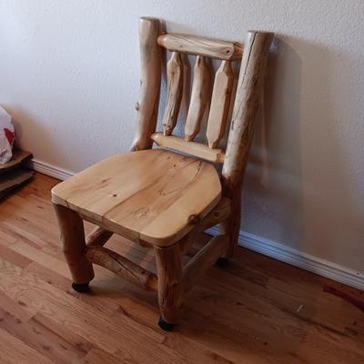 GORGEOUS PINE LOG SLAB DINING TABLE W/2 CAPTAIN, 2 ARMLESS CHAIRS