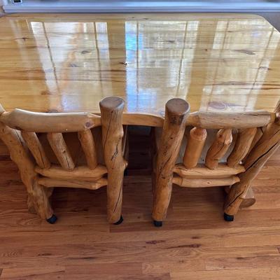 GORGEOUS PINE LOG SLAB DINING TABLE W/2 CAPTAIN, 2 ARMLESS CHAIRS