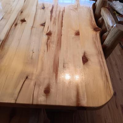 GORGEOUS PINE LOG SLAB DINING TABLE W/2 CAPTAIN, 2 ARMLESS CHAIRS