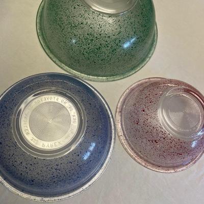 Splatter & clear glass Pyrex bowls