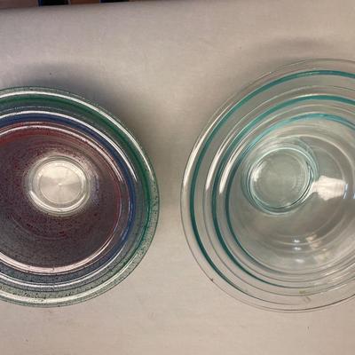 Splatter & clear glass Pyrex bowls