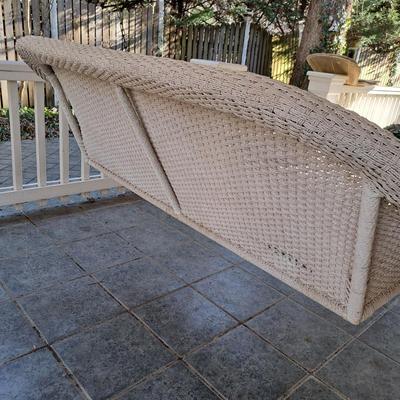 Outdoor White Wicker Hanging Porch Swing (P-SD)