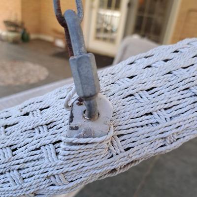 Outdoor White Wicker Hanging Porch Swing (P-SD)