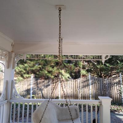 Outdoor White Wicker Hanging Porch Swing (P-SD)