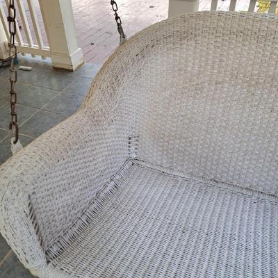Outdoor White Wicker Hanging Porch Swing (P-SD)