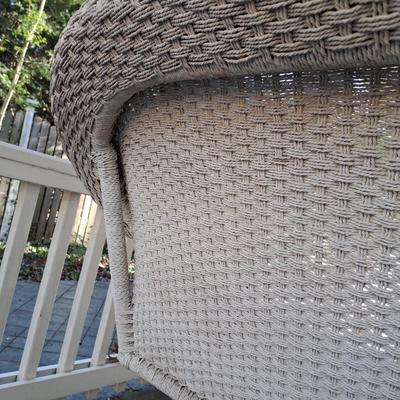 Outdoor White Wicker Hanging Porch Swing (P-SD)