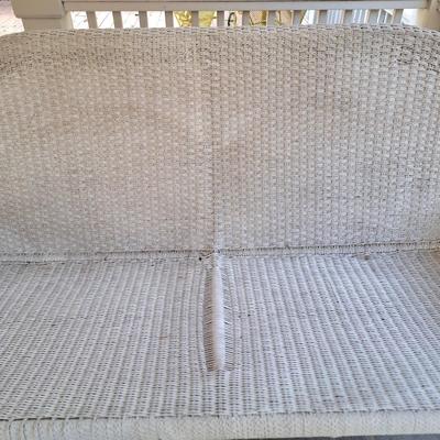Outdoor White Wicker Hanging Porch Swing (P-SD)