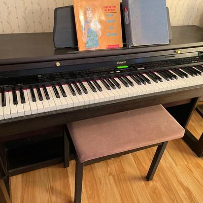 Roland KR-5000 keyboard