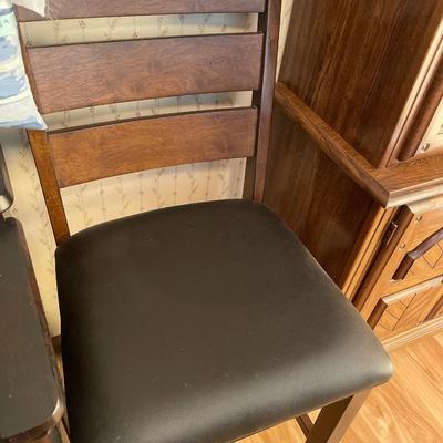 Counter high table with 6 chairs