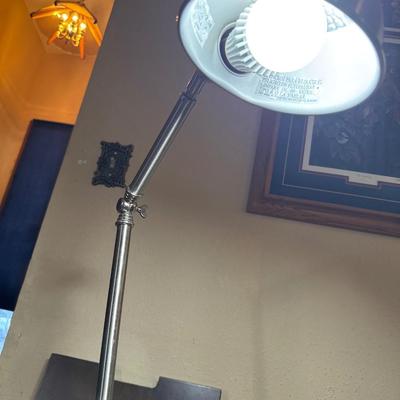 2 lamps