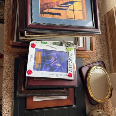Multiple picture frames and scent warmer