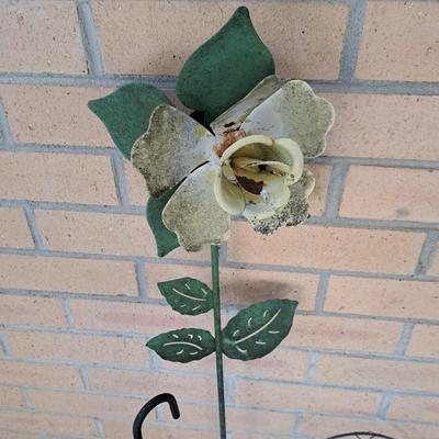 Collection of Garden Art, Hangers, Pots and More (P-SD)