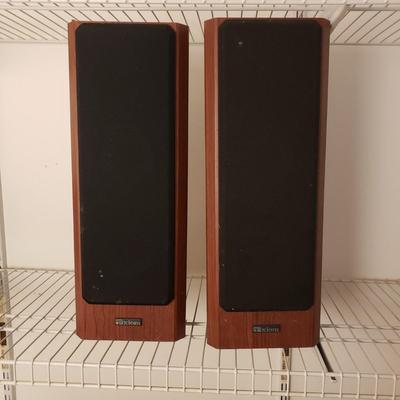 Pair of Axiom Bookshelf Speakers M22v2 (B4-KD)