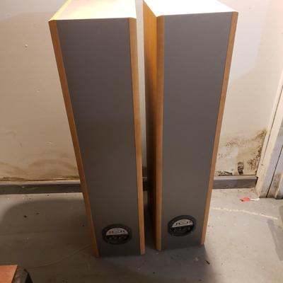 Pair of Focal.JM Lab Chorus 726s Speakers and Aperion Audio Center Channel Speaker (B4-KD)