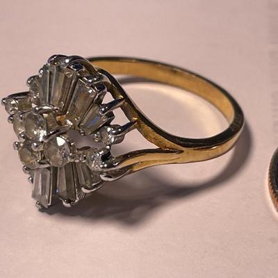 Vintage Preowned Gold-toned Fashion Ballerina Ring Size 9.75 in Good Condition. FREE DOMESTIC SHIPPING.