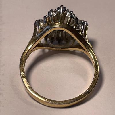 Vintage Preowned Gold-toned Fashion Ballerina Ring Size 9.75 in Good Condition. FREE DOMESTIC SHIPPING.