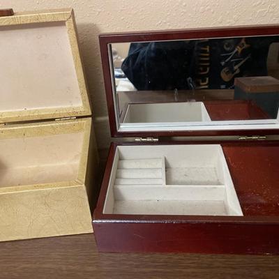 Trinket & jewelry boxes