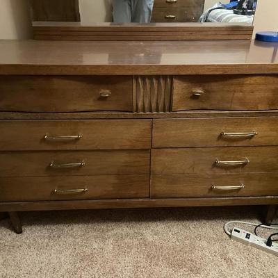 Bassett dresser with mirror