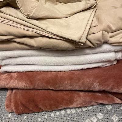 Motosleep adjustable queen bed with Sealy Posturepedic mattress