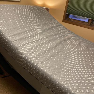 Motosleep adjustable queen bed with Sealy Posturepedic mattress